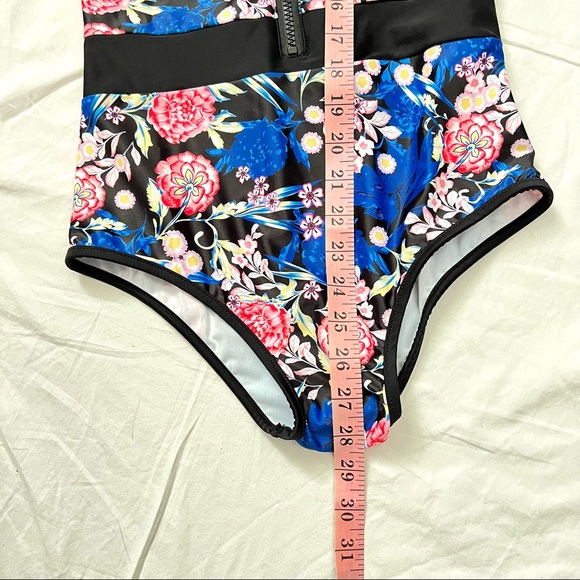 NWT zip front one piece swimsuit - Picture 7 of 10